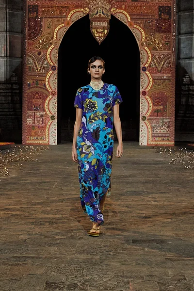 Look 70